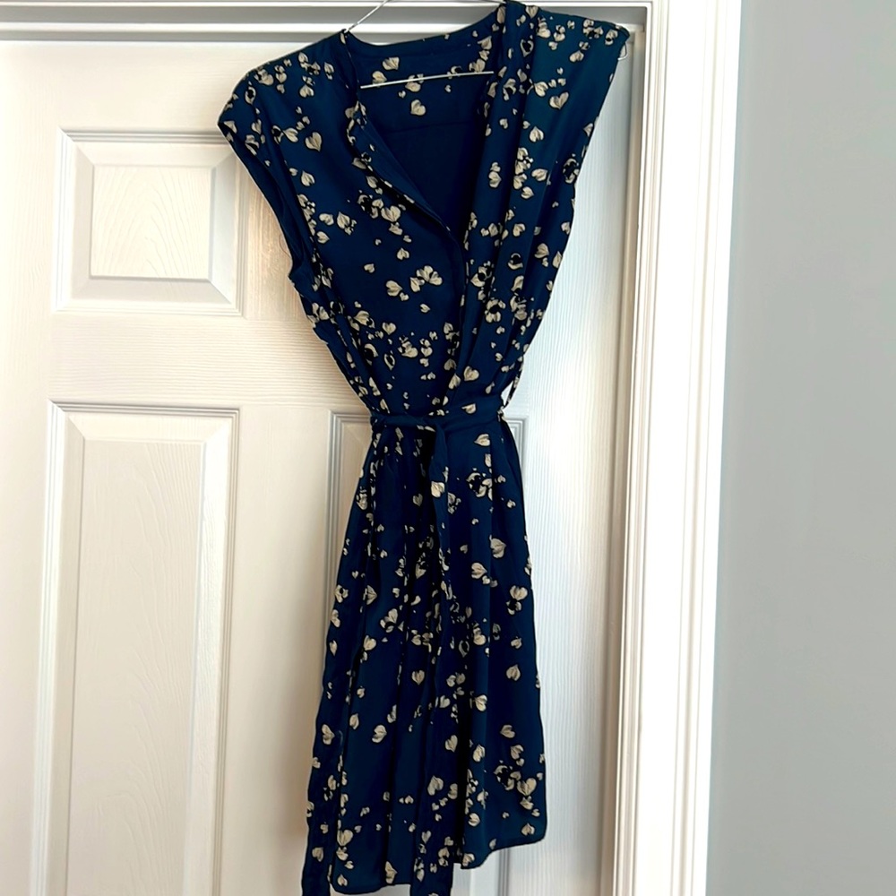Navy blue with cream flower, tie front dress 3/4 button down